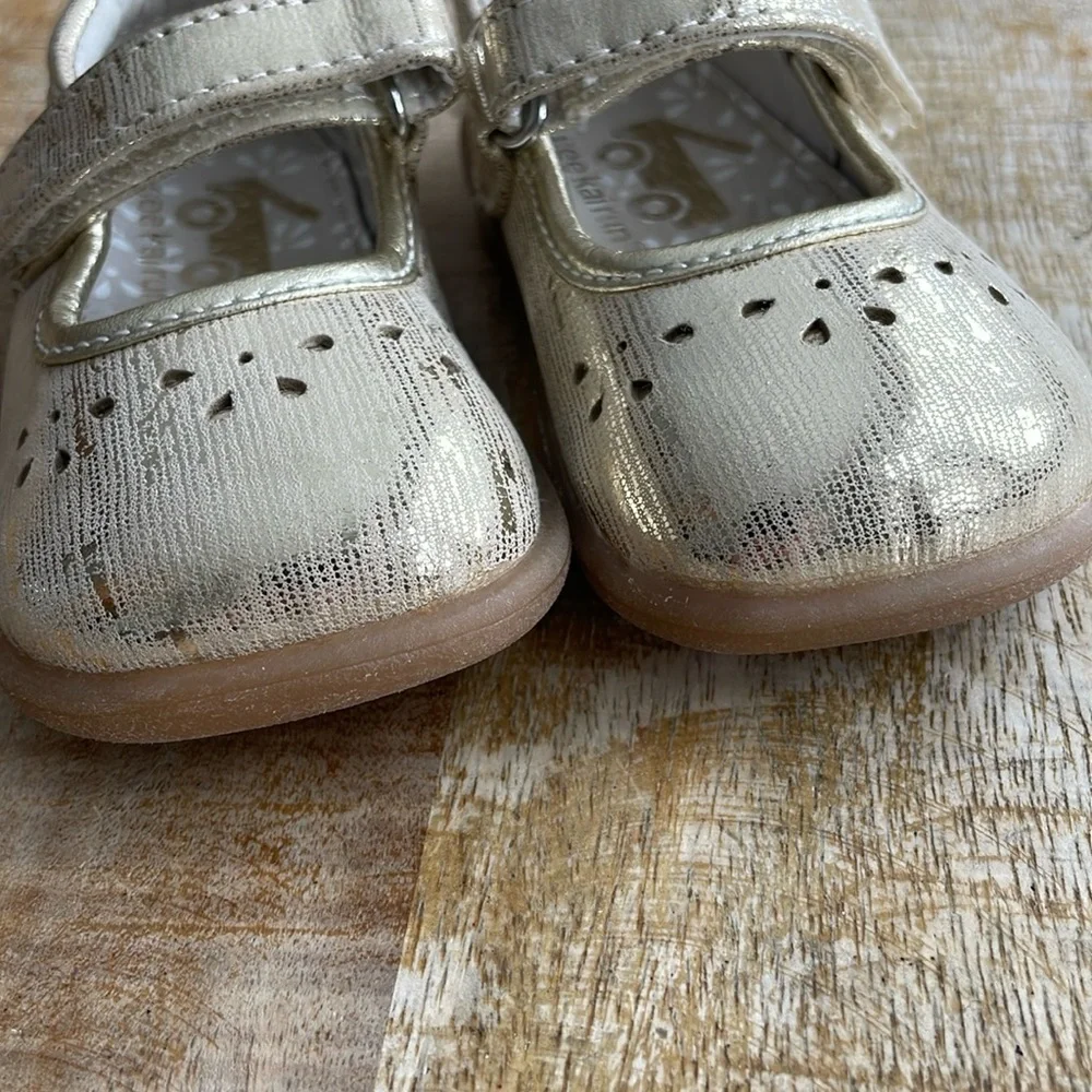 See Kai Run Gold Tone Hook-and-Loop Mary Janes - Picture 2 of 8